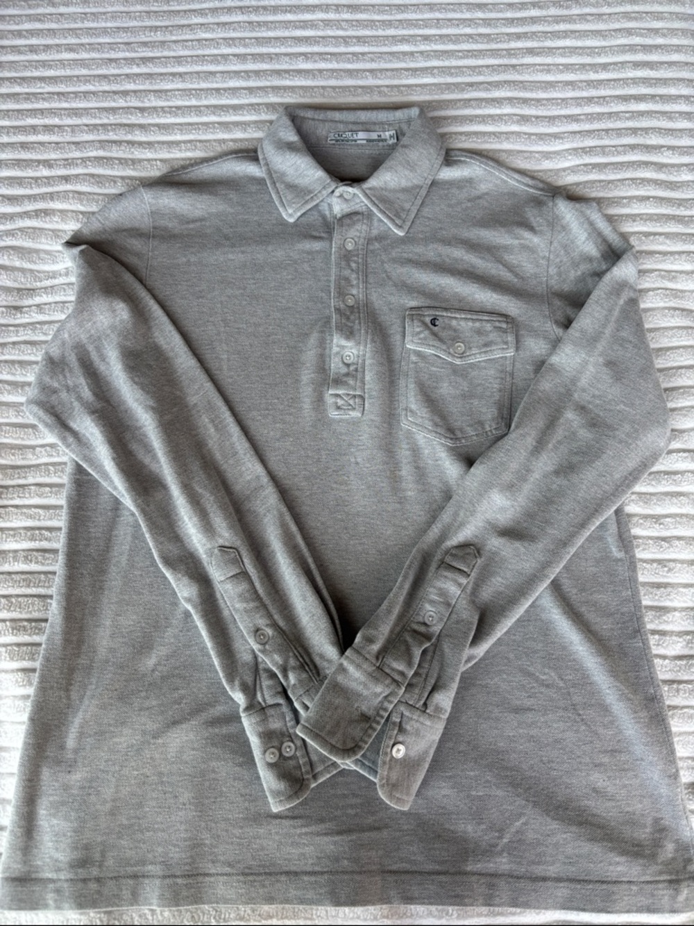 Criquet Gray Long Sleeve Polo with Chest Pocket. Men’s Size: Medium
